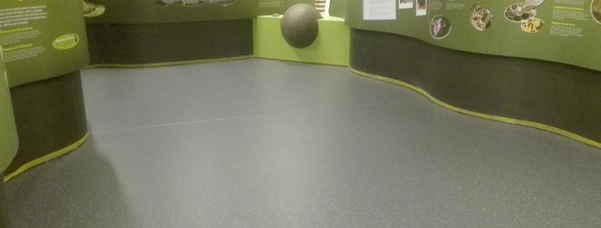 EPOXY-DESIGN's ingestrooide gietvloer Blotevoetenpad Zutendaal opgeleverd.