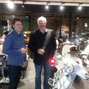 Epoxy-Design's marmertapijt in showroom Garage Chris Smeyers Schaffen