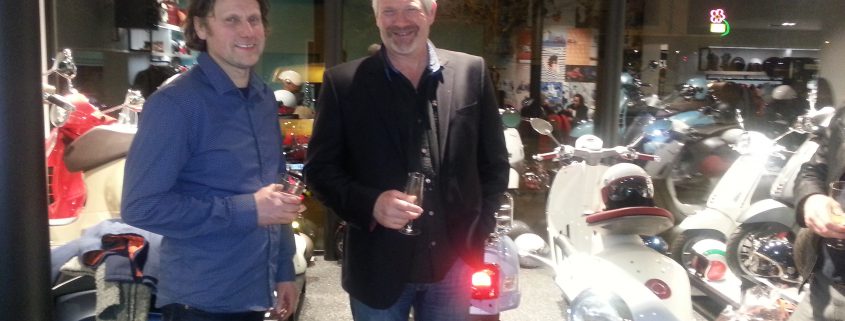 Epoxy-Design's marmertapijt in showroom Garage Chris Smeyers Schaffen
