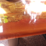 Maak zélf jouw riviertafel met glasheldere epoxy.